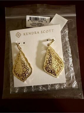 Kendra Scott ADDIE EARRINGS GOLD FILIGREE METAL
